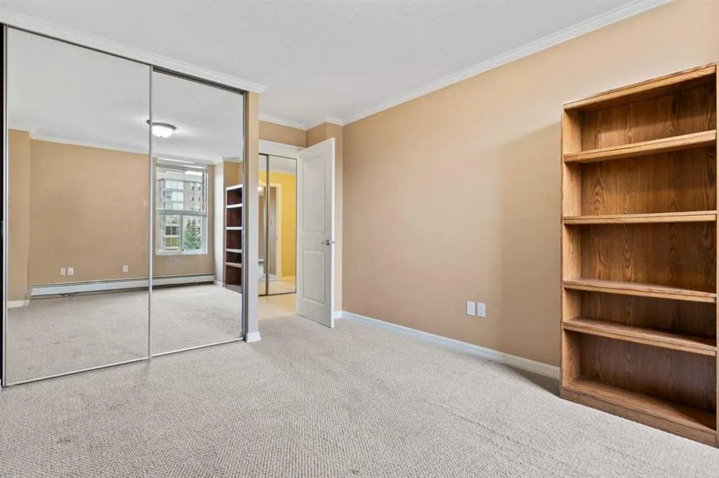 4555 Varsity Lane NW, #406