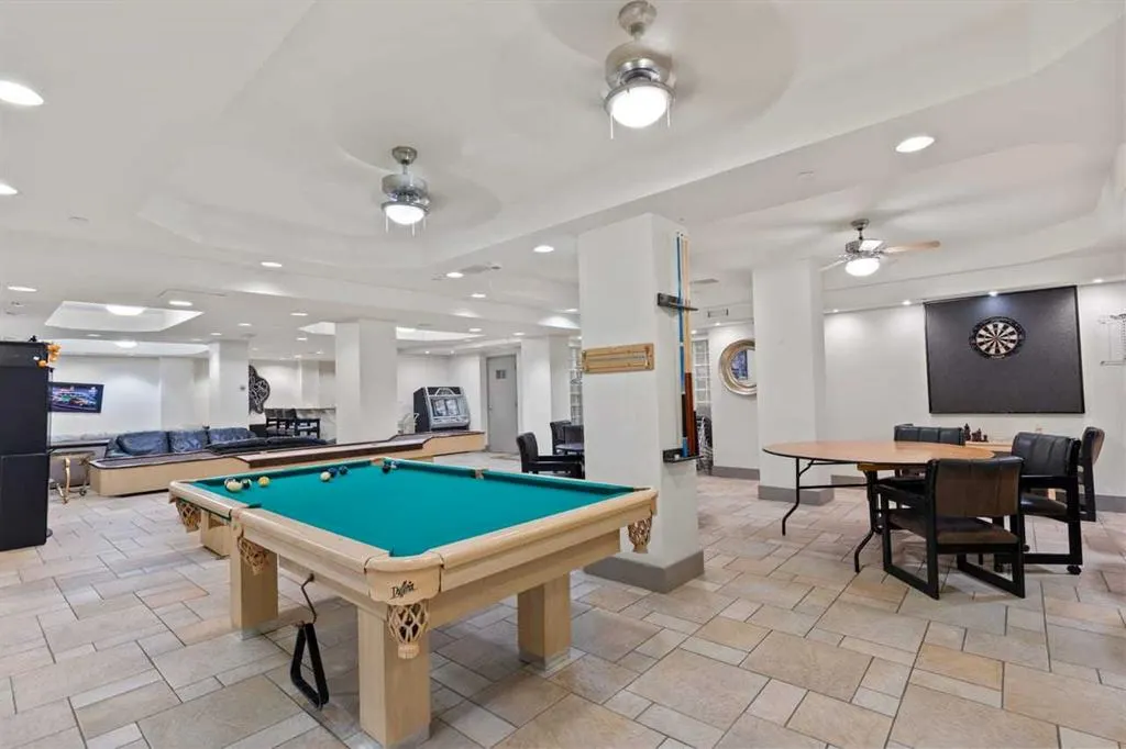 4555 Varsity Lane NW, #406
