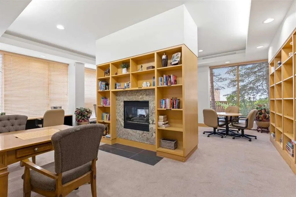 4555 Varsity Lane NW, #406