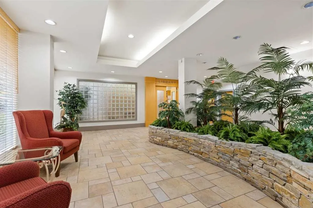 4555 Varsity Lane NW, #406
