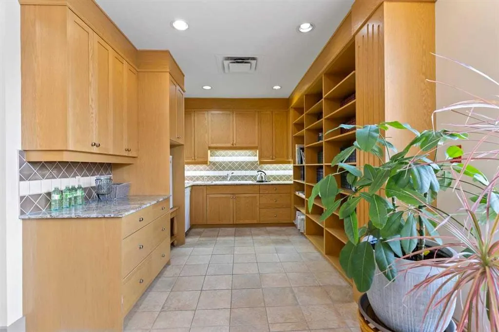 4555 Varsity Lane NW, #406