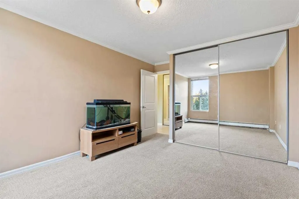 4555 Varsity Lane NW, #406
