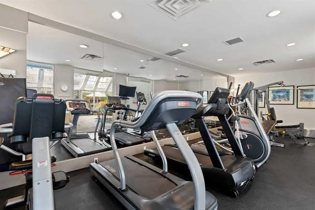 4555 Varsity Lane NW, #406