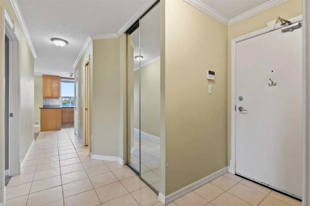 4555 Varsity Lane NW, #406