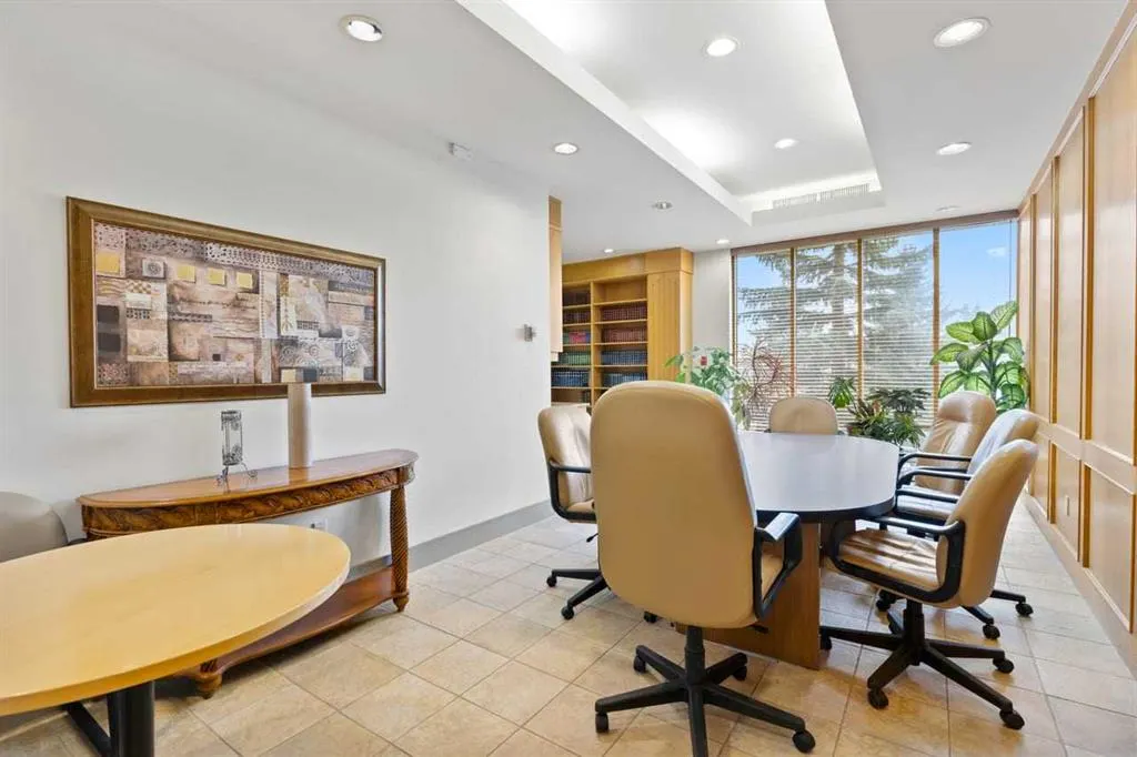 4555 Varsity Lane NW, #406