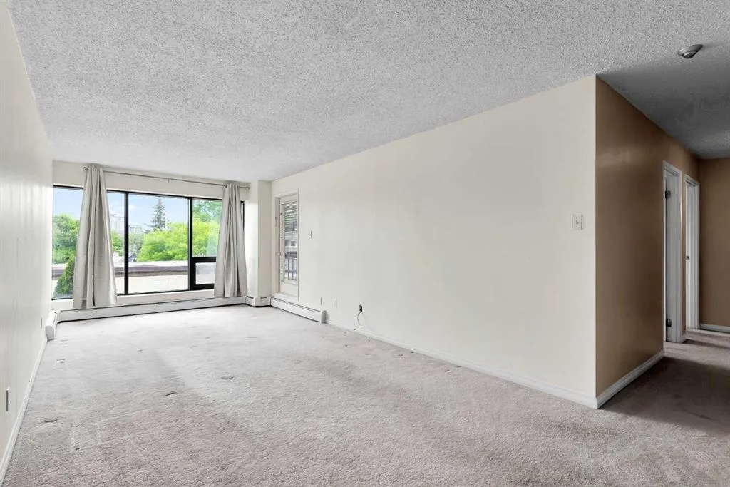 659 4 Avenue NE, #204