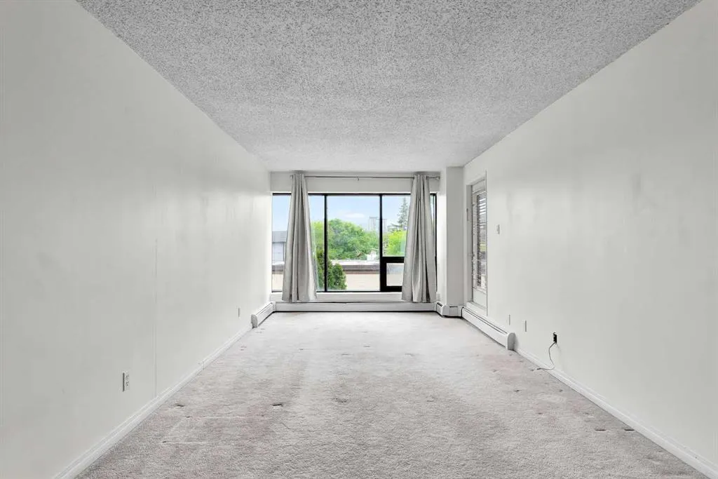 659 4 Avenue NE, #204