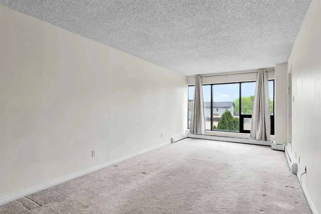 659 4 Avenue NE, #204