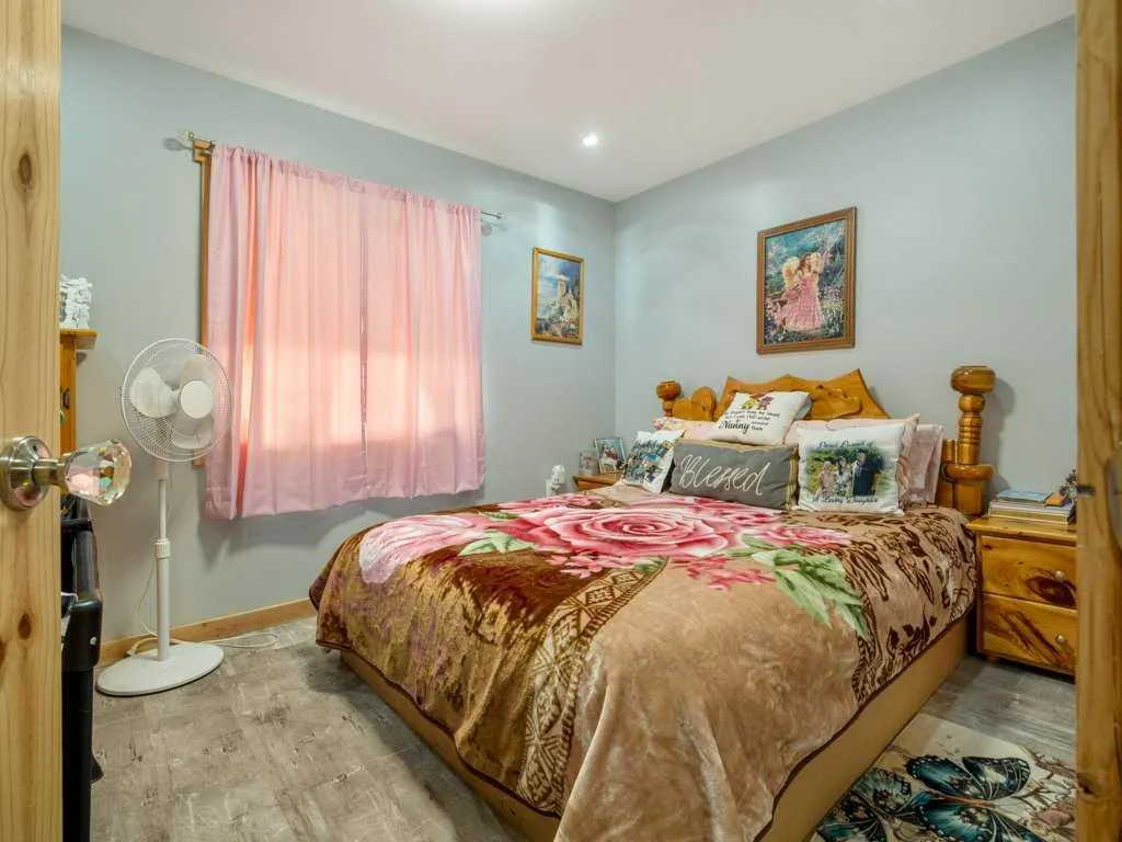 51 N 2 Street E