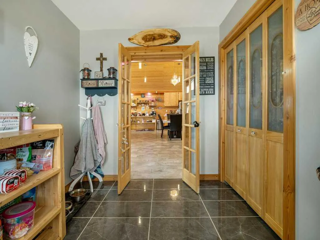 51 N 2 Street E
