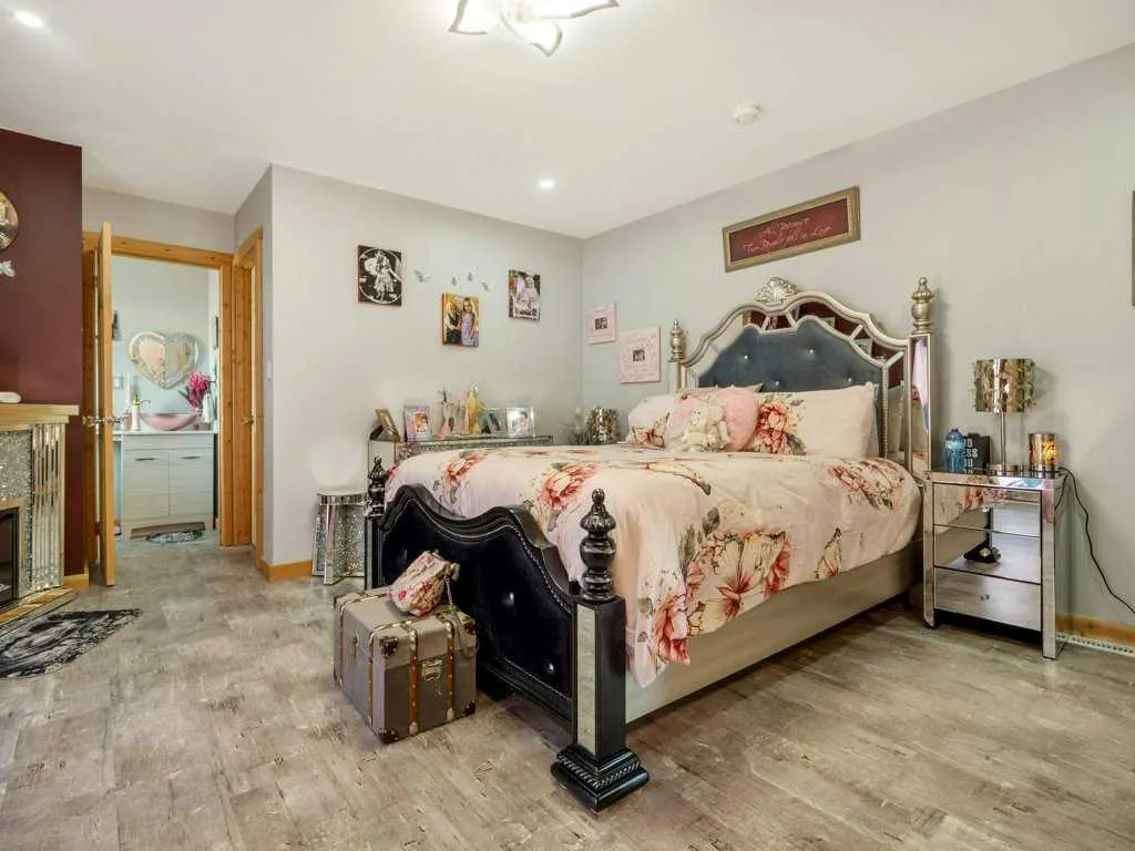 51 N 2 Street E