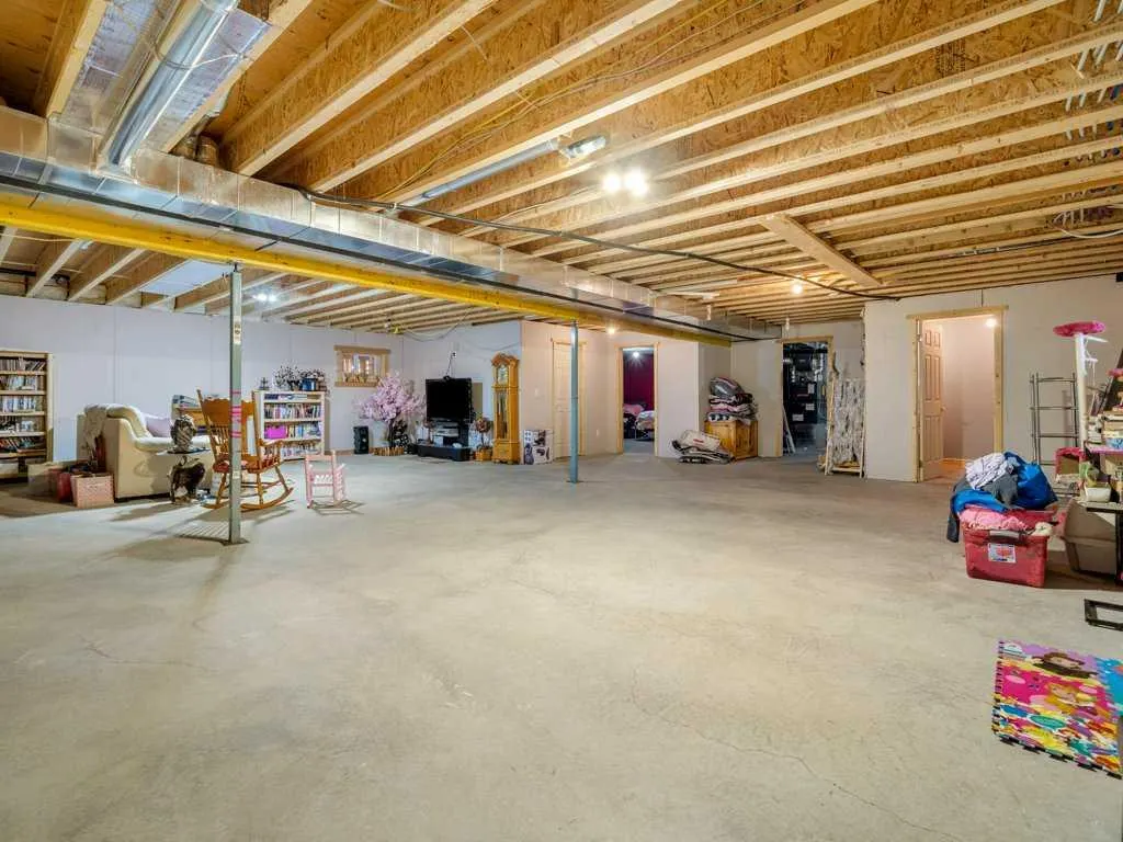 51 N 2 Street E