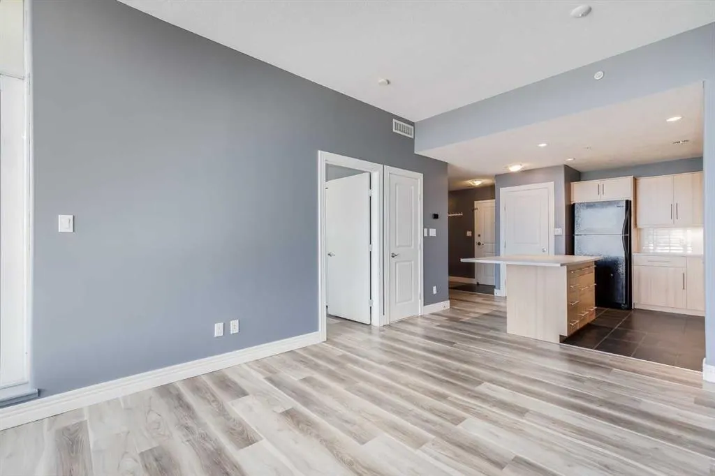 55 Spruce Place SW, #2001