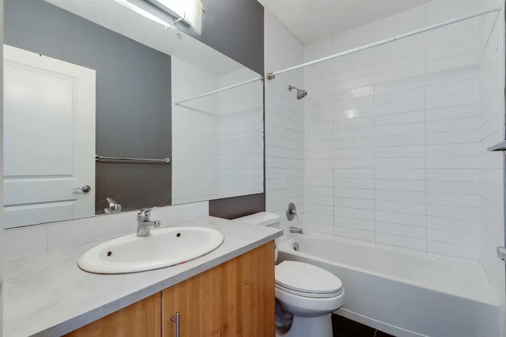 55 Spruce Place SW, #2001