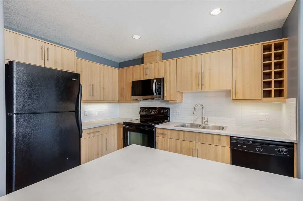 55 Spruce Place SW, #2001