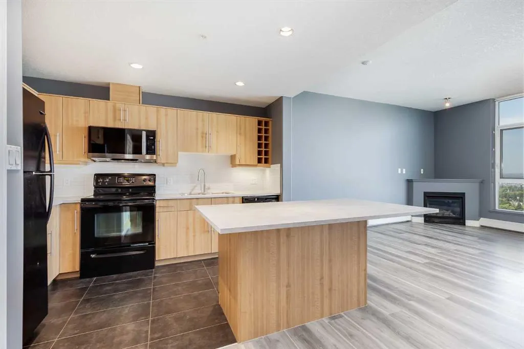 55 Spruce Place SW, #2001