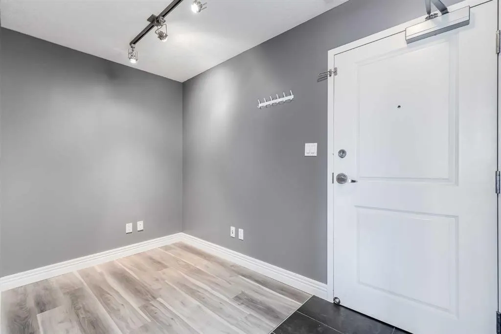 55 Spruce Place SW, #2001