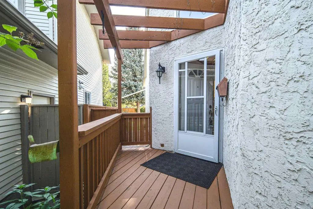 16 Sunhaven Way SE