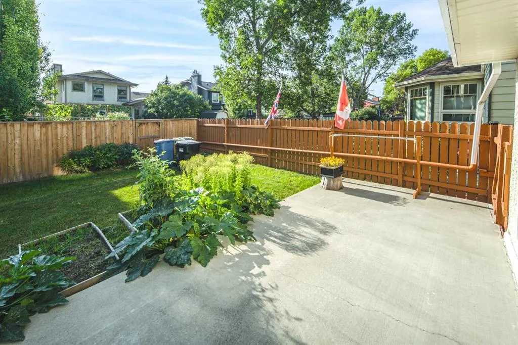 16 Sunhaven Way SE