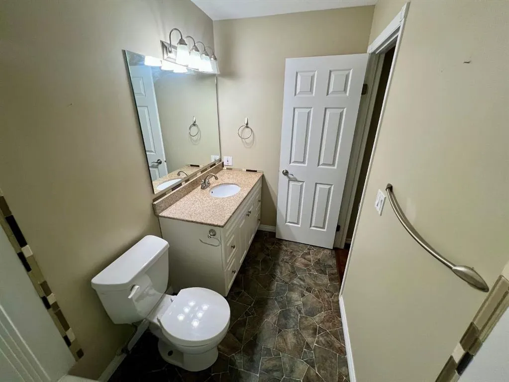 5519 Kerry Wood Drive, #305
