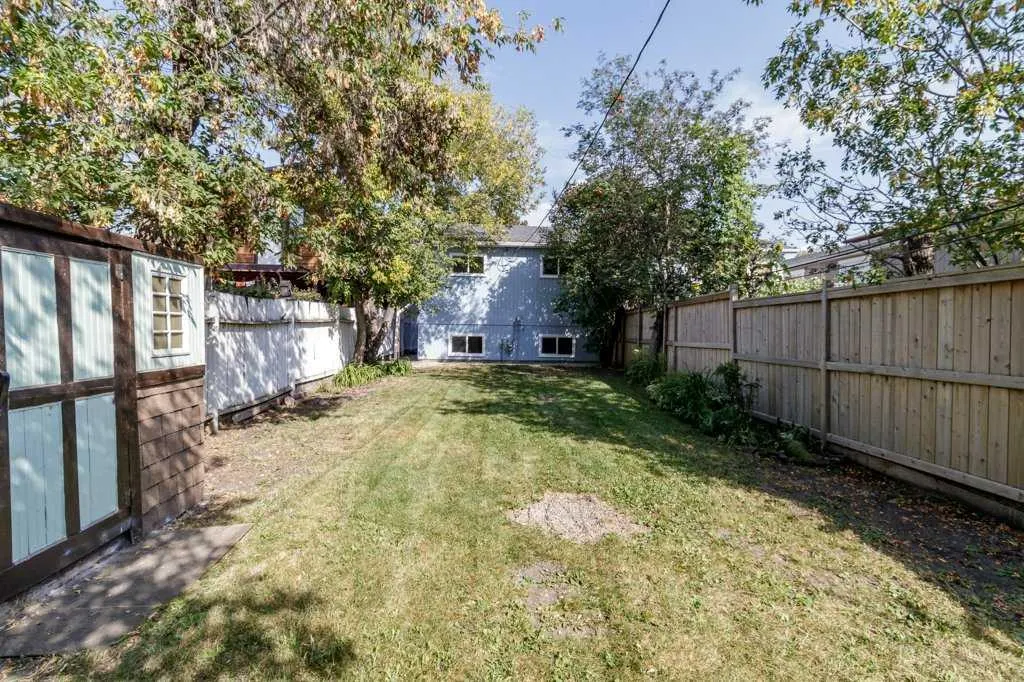 5016 44 Street