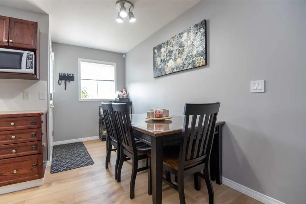 33 Donlevy Avenue, #27