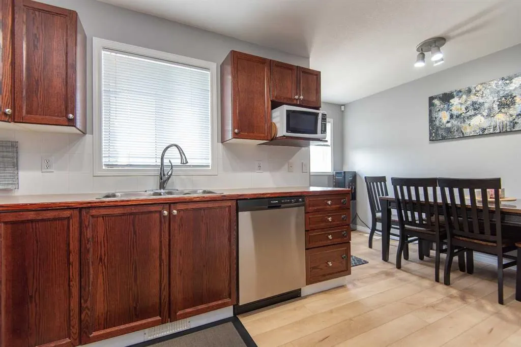 33 Donlevy Avenue, #27