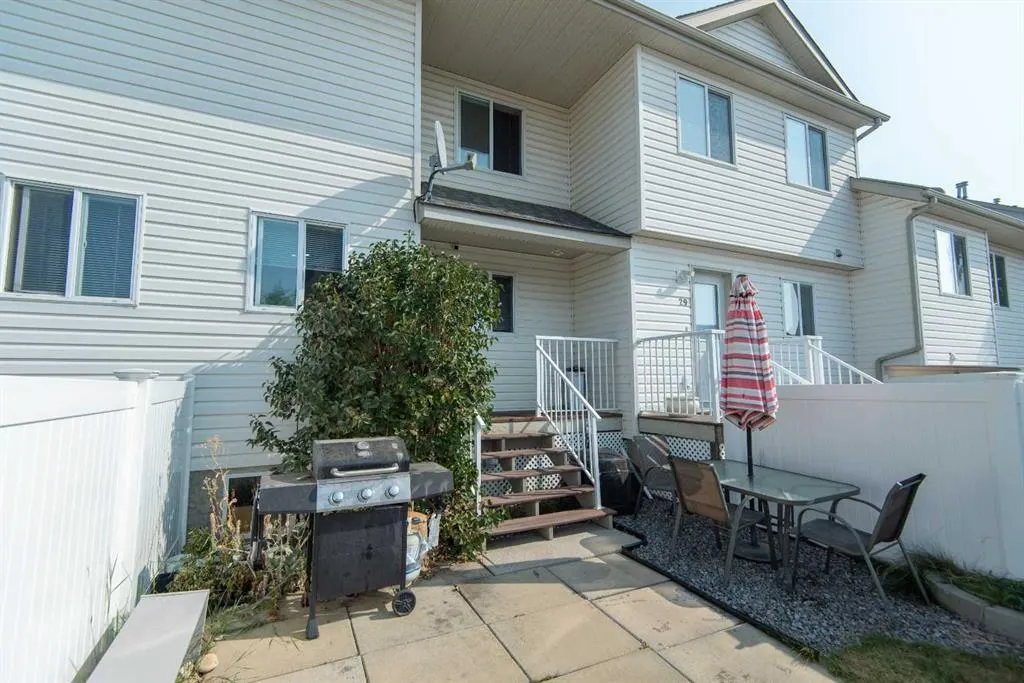 33 Donlevy Avenue, #27