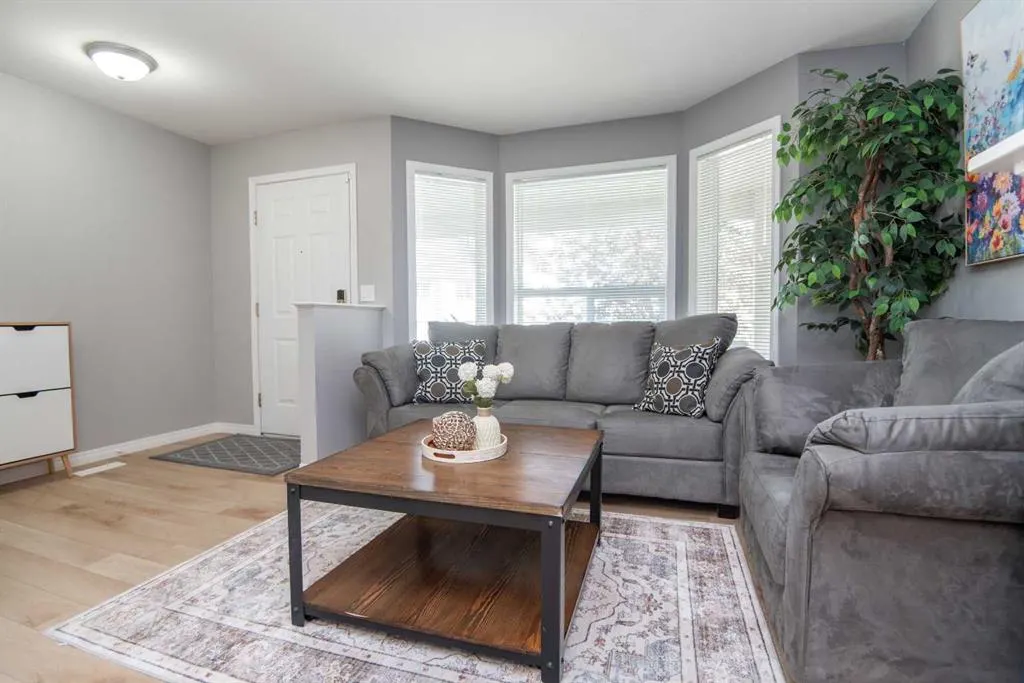 33 Donlevy Avenue, #27