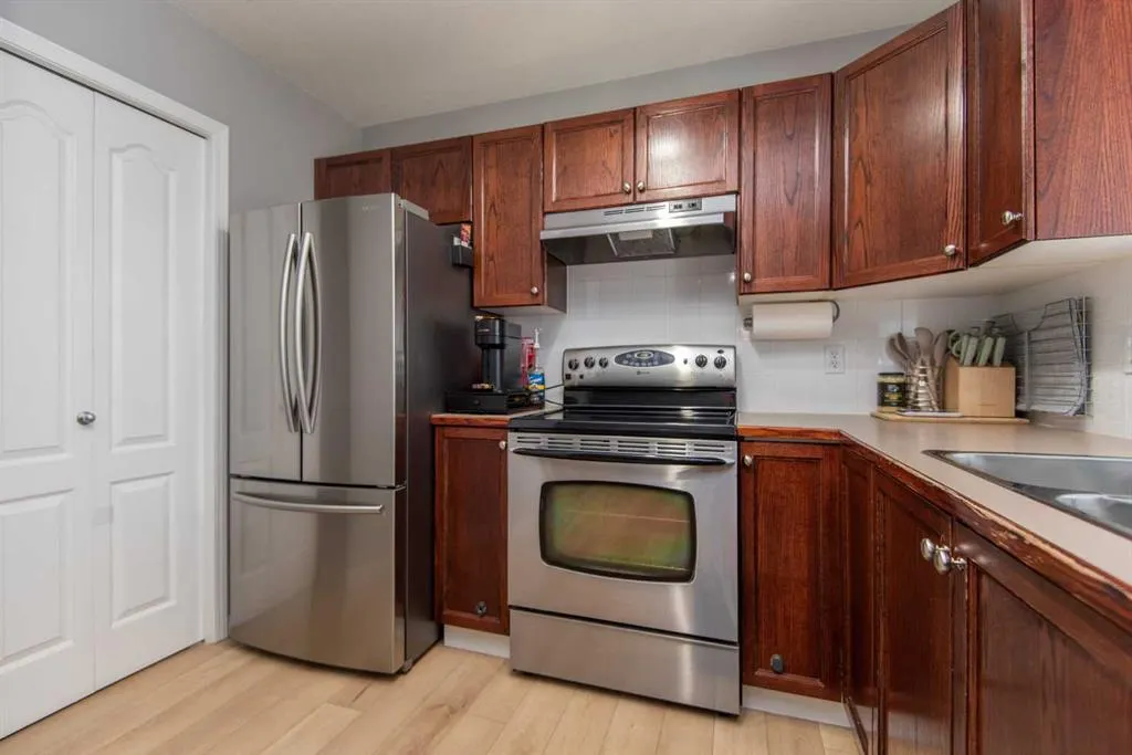33 Donlevy Avenue, #27