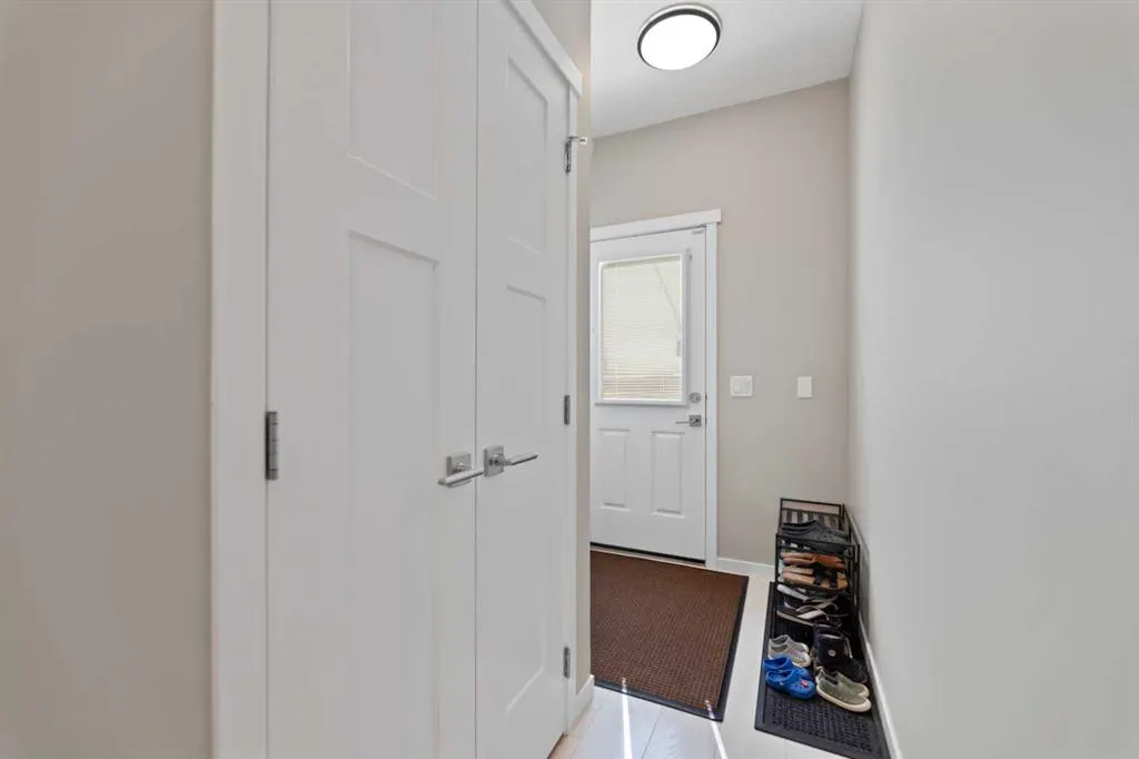 53 Masters Crescent SE