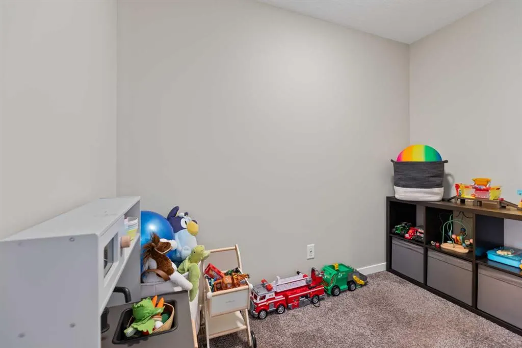 53 Masters Crescent SE