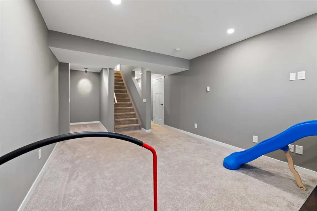53 Masters Crescent SE