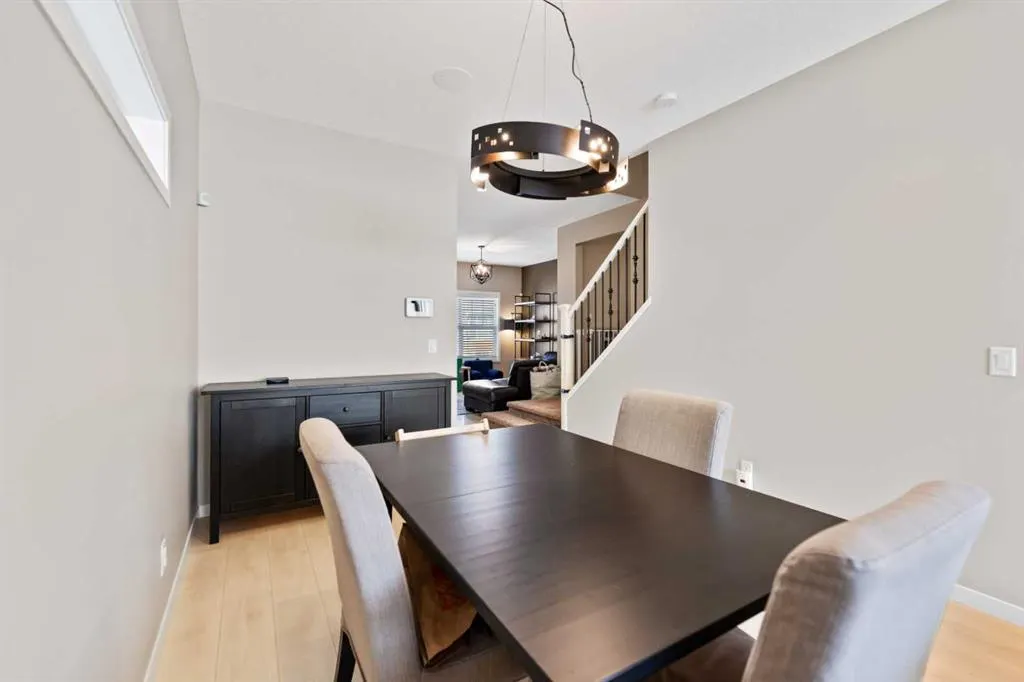 53 Masters Crescent SE