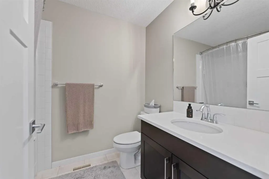 53 Masters Crescent SE
