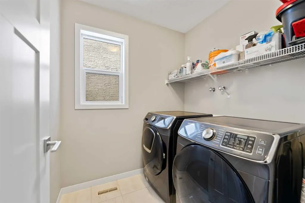 53 Masters Crescent SE