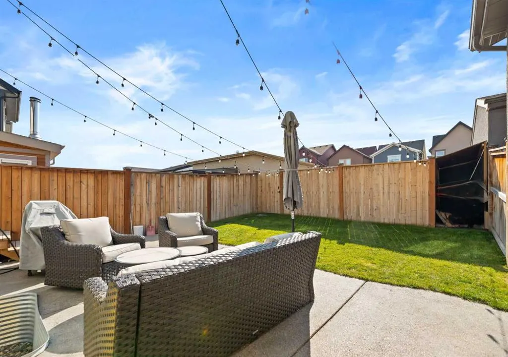 53 Masters Crescent SE