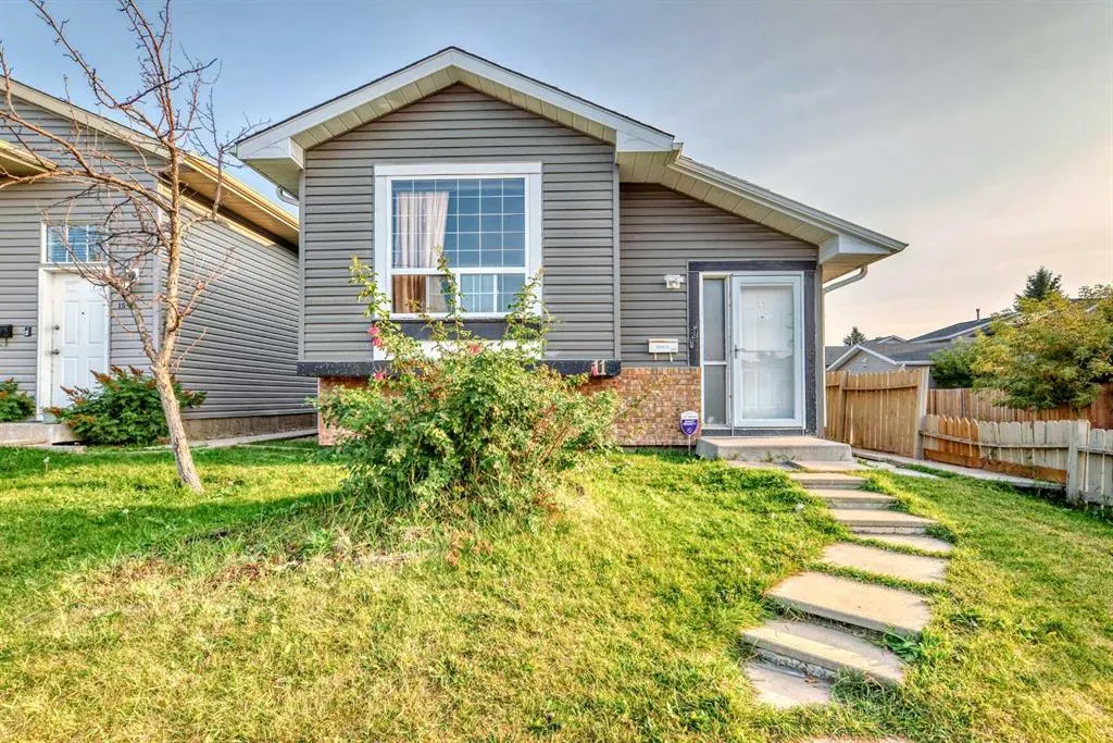 11 Martinwood Road NE
