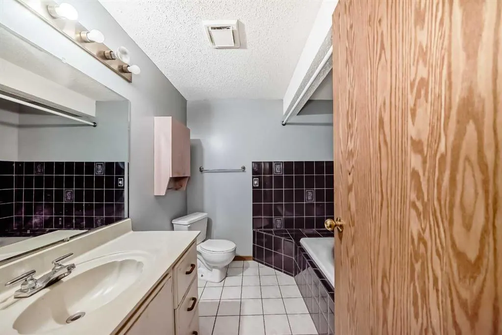 11 Martinwood Road NE