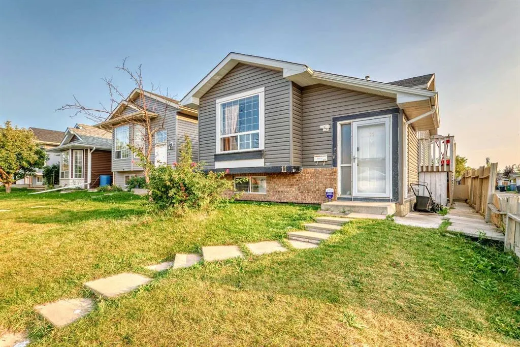 11 Martinwood Road NE