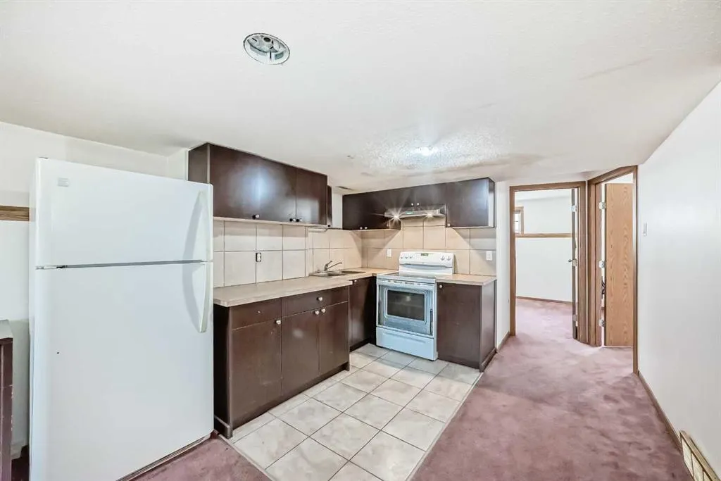 11 Martinwood Road NE