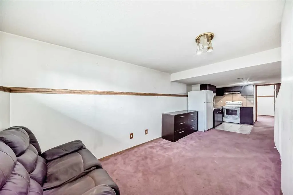 11 Martinwood Road NE