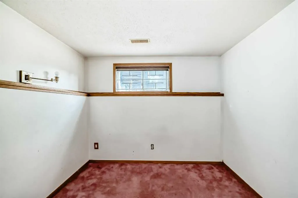 11 Martinwood Road NE