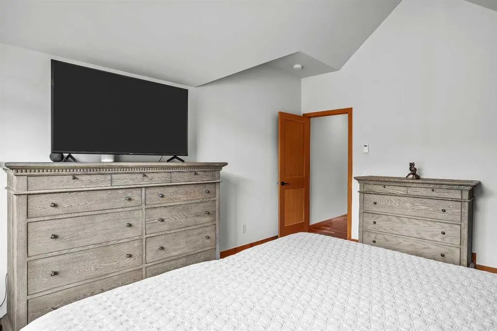 7 Creekside Mews