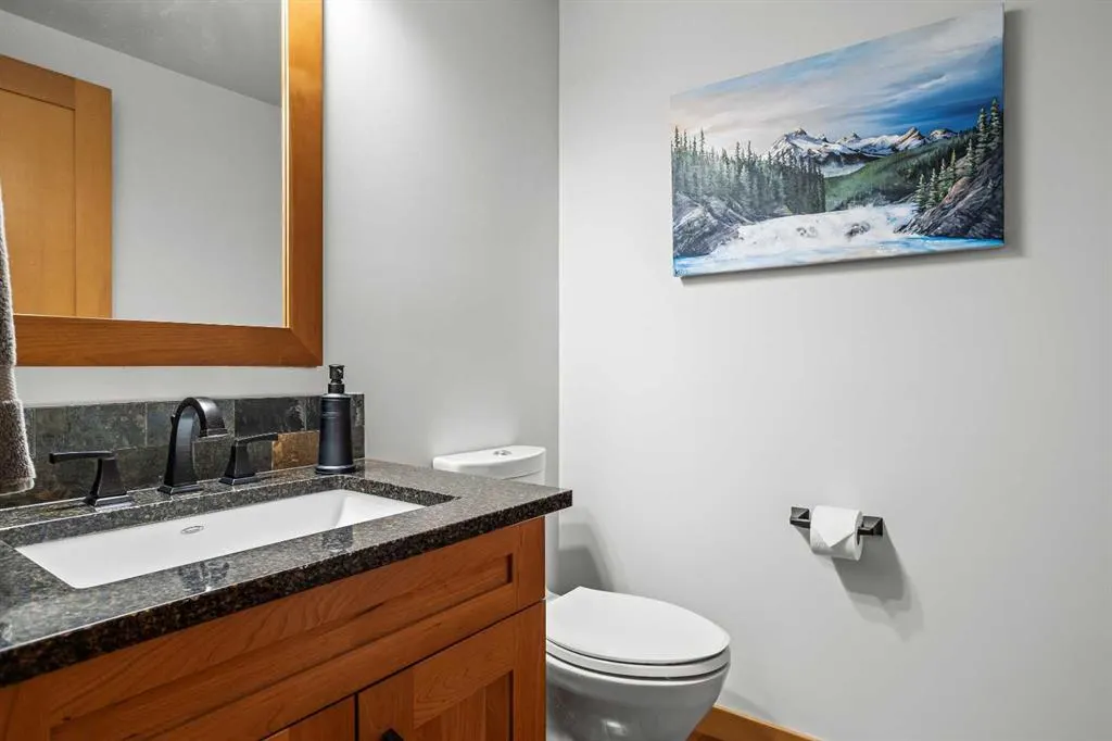7 Creekside Mews