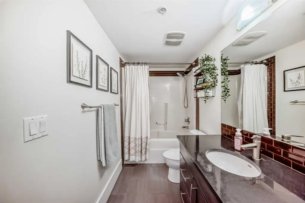 725 4 Street NE, #104