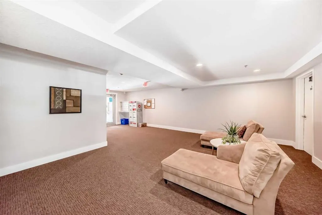 725 4 Street NE, #104