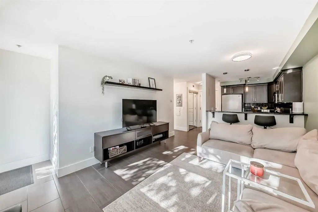 725 4 Street NE, #104