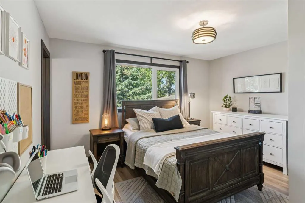 363 Cedarille Crescent SW
