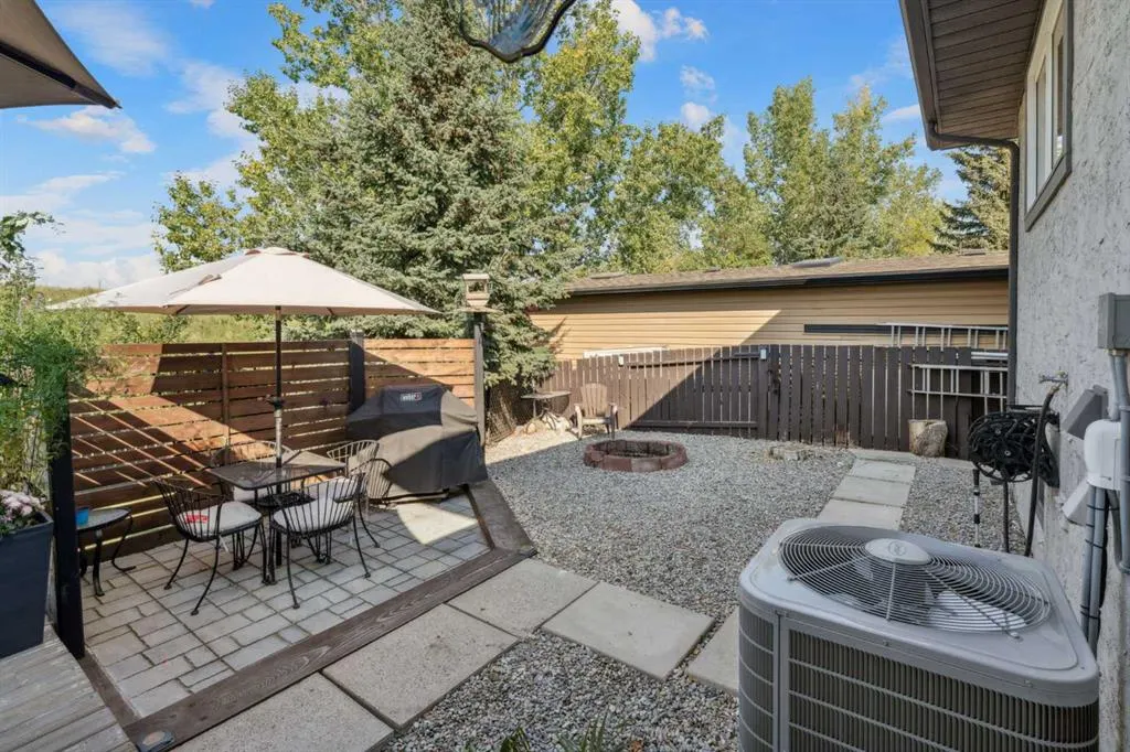 363 Cedarille Crescent SW